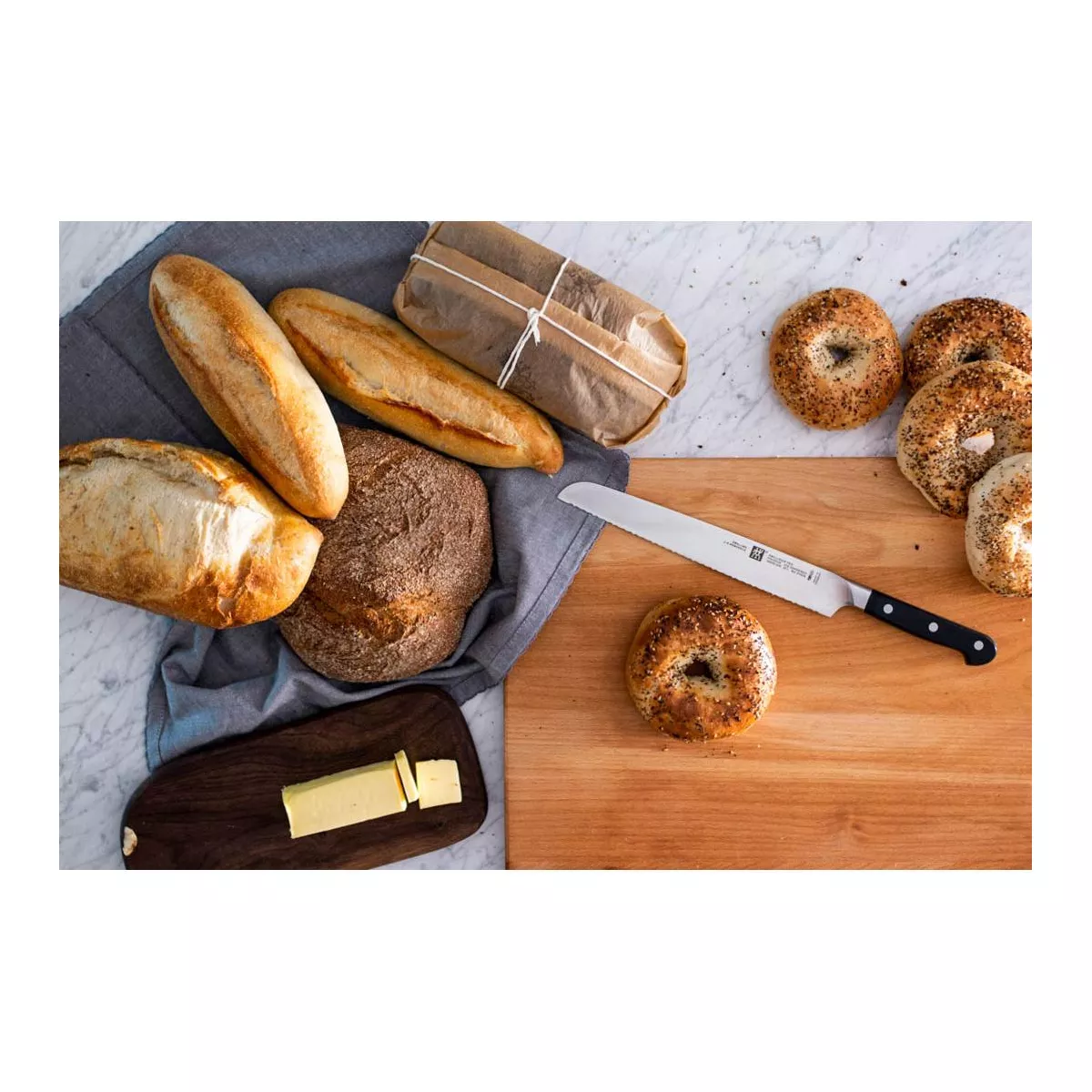 ZWILLING Pro 9-inch Z15 Bread Knife