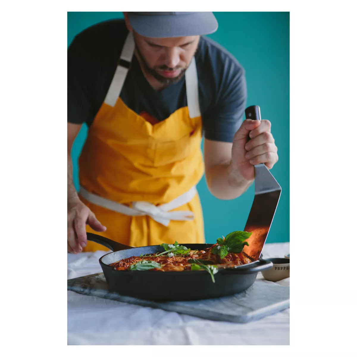 Victoria Seasoned Cast Iron Skillet 12