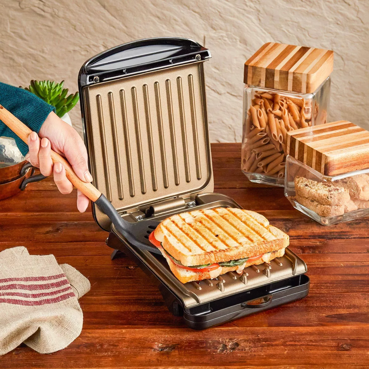 George Foreman 2 Serving Classic Plate Electric Grill & Panini Press - Black - GRS040BZ