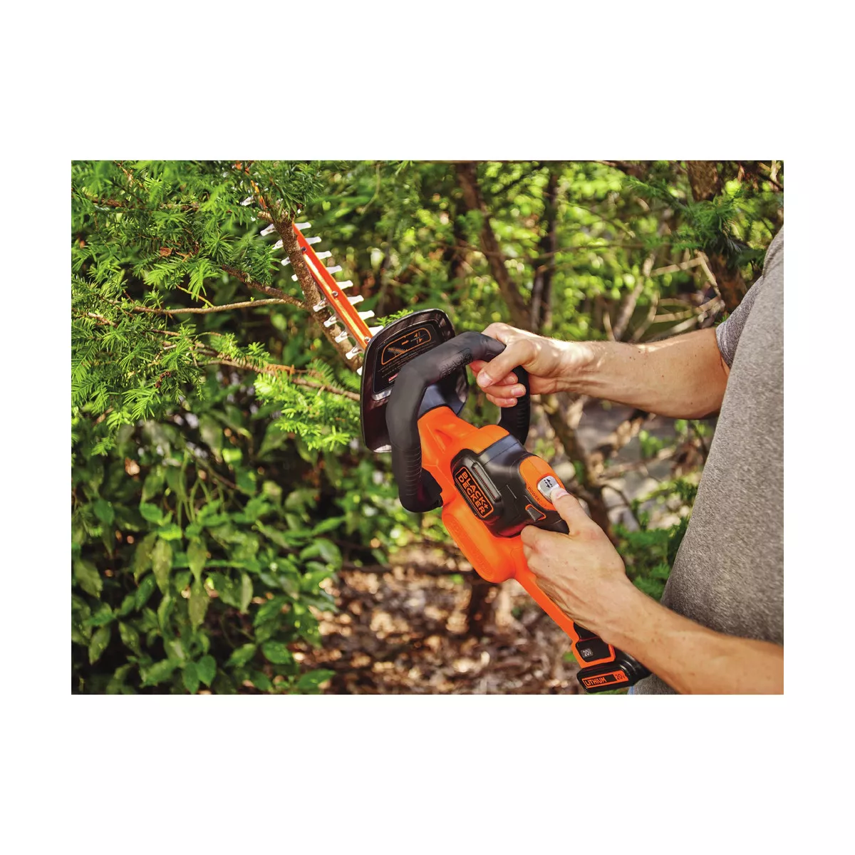 Black & Decker LHT321 20V MAX Cordless Lithium-Ion POWERCOMMAND 22 in. Hedge Trimmer