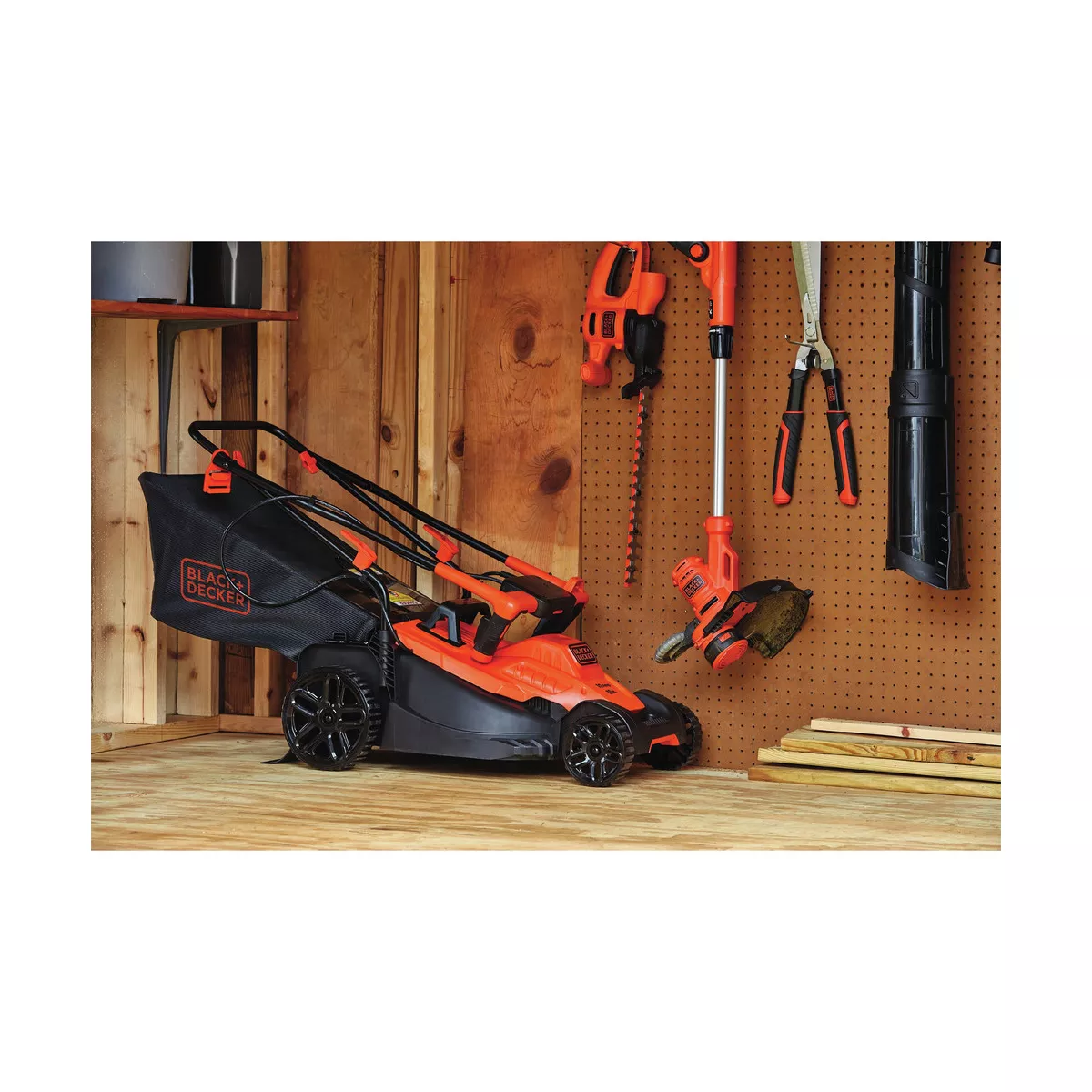 Black & Decker BEMW472BH 10 Amp/ 15 in. Electric Lawn Mower with Comfort Grip Handle