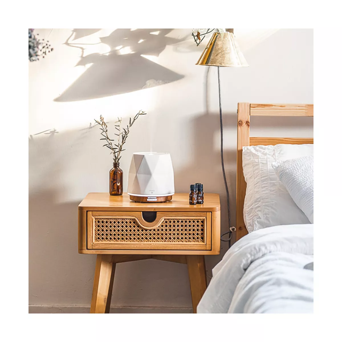 Sparia Stylish 300ml Ceramic Ultrasonic Aromatherapy Electric Essential Oils Diffuser, Matte White with Wood Grain Pattern Base