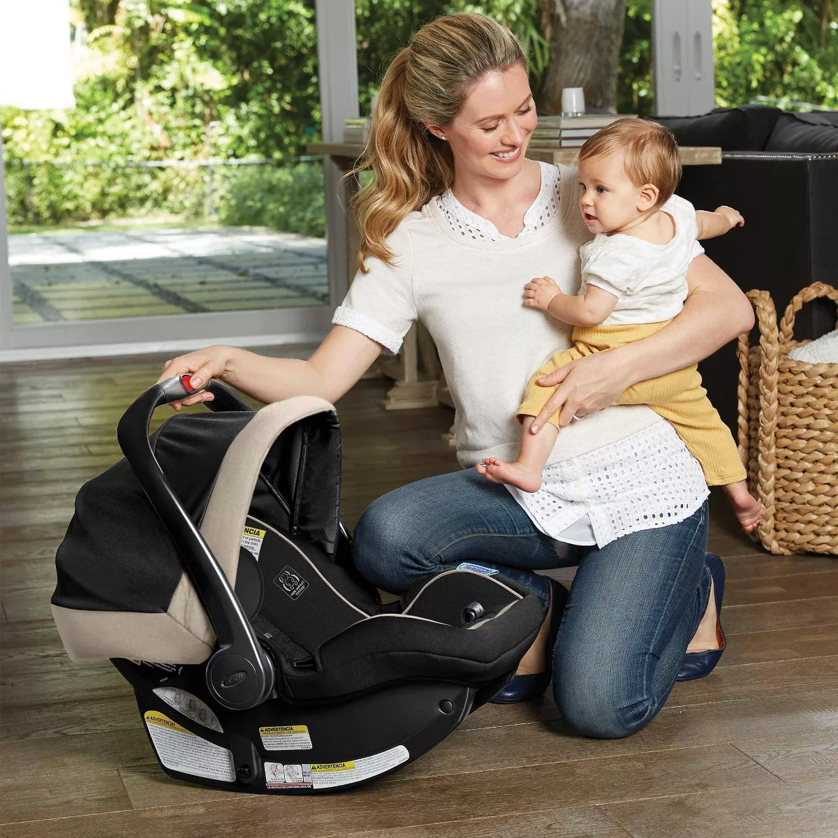 Graco SnugRide SnugLock 35 LX Featuring 1-Hand Adjust Infant Car Seat - Pierce