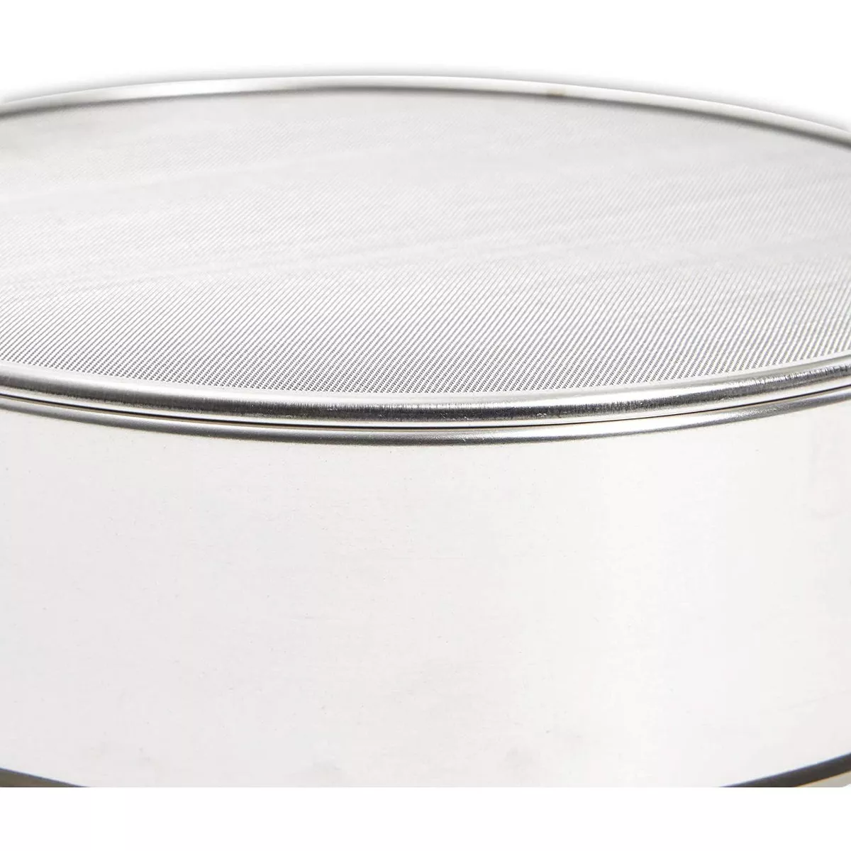 Juvale Stainless Steel Professional Round Flour Sieve for Baking (6.2 x 1.9 in)