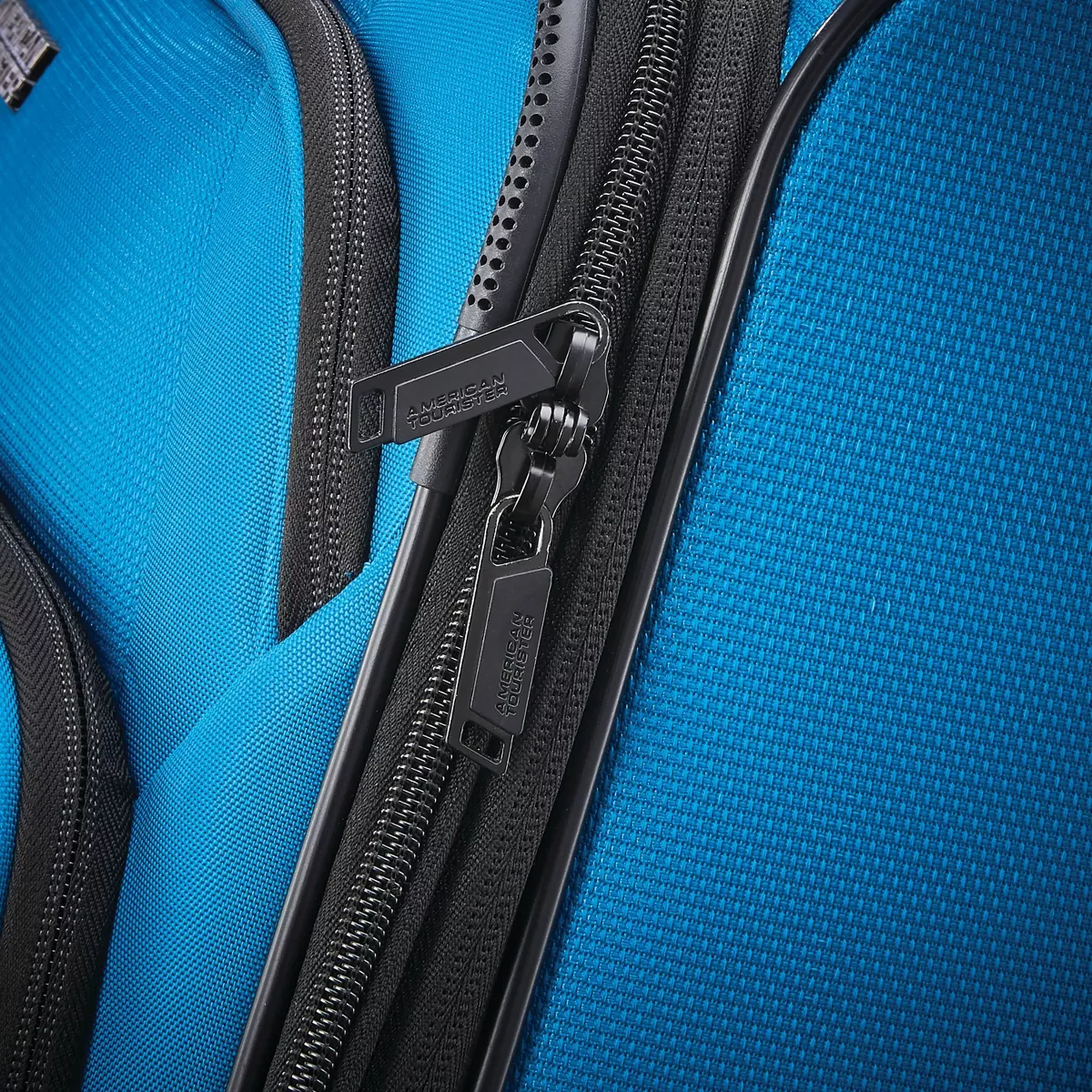 American Tourister Phenom 32