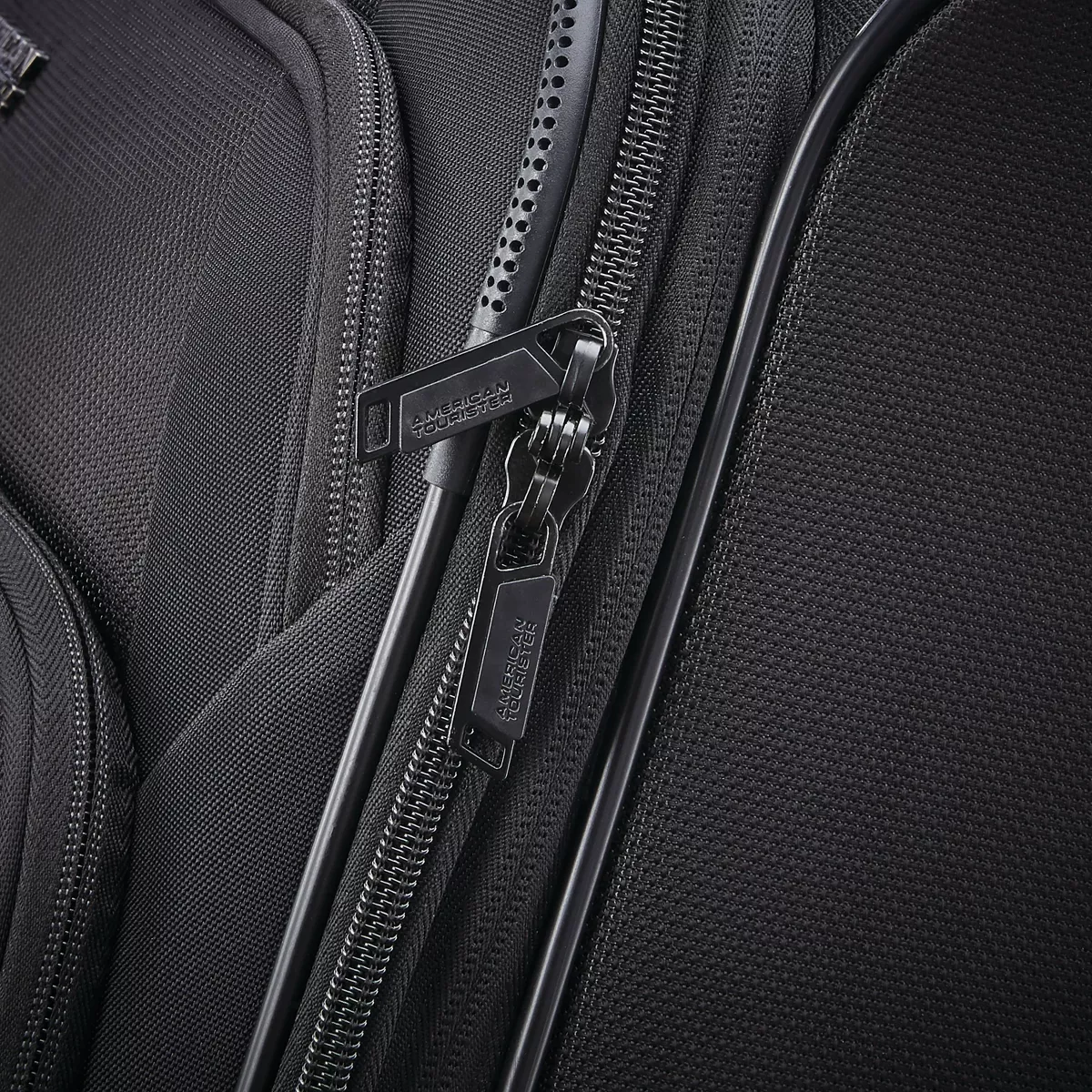 American Tourister Phenom 28