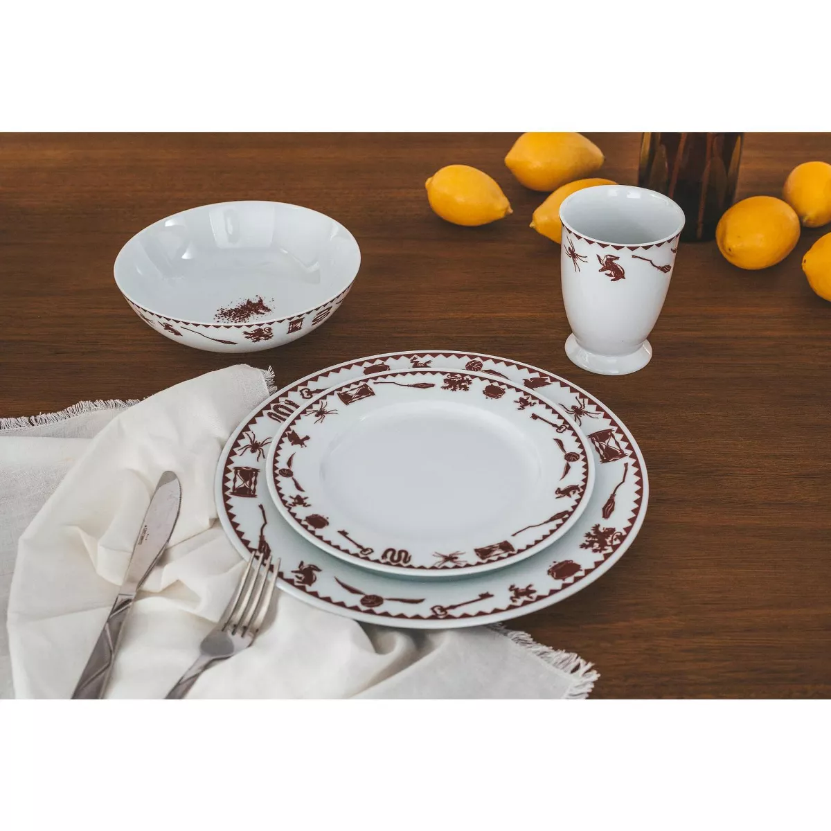 Robe Factory LLC Harry Potter Creatures & Icons Dinnerware Sets | 4-Piece Ceramic Dinner Set