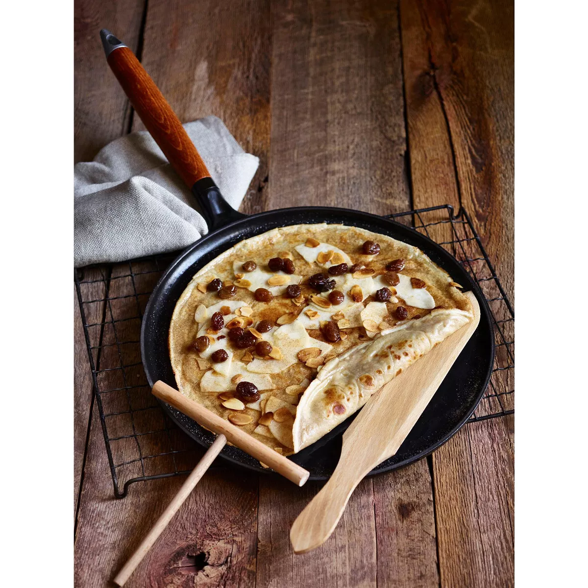 Staub Cast Iron 11-inch Crepe Pan with Spreader & Spatula - Matte Black