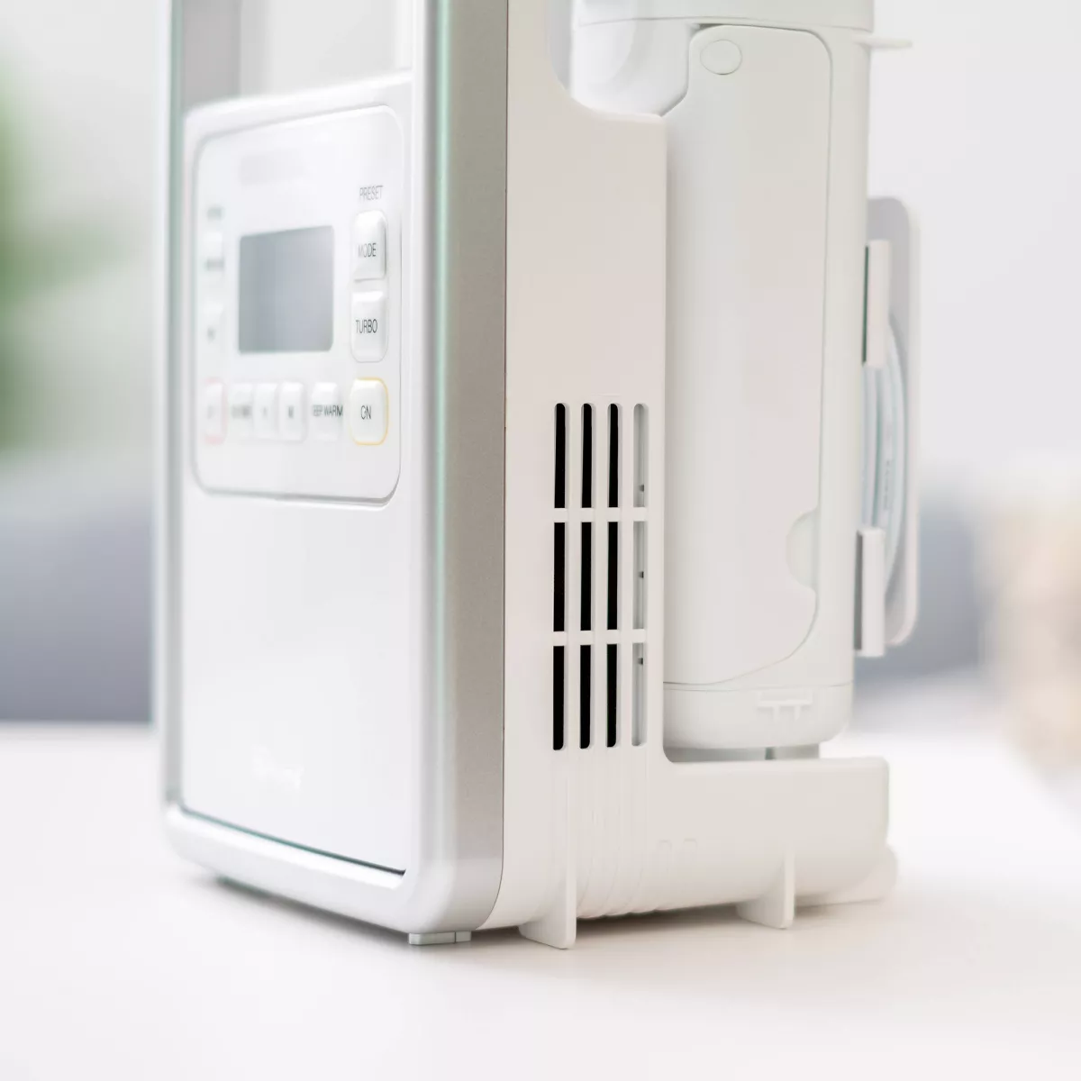 IRIS High-Powered Blanket Warmer with Shoe Dryer Attachment