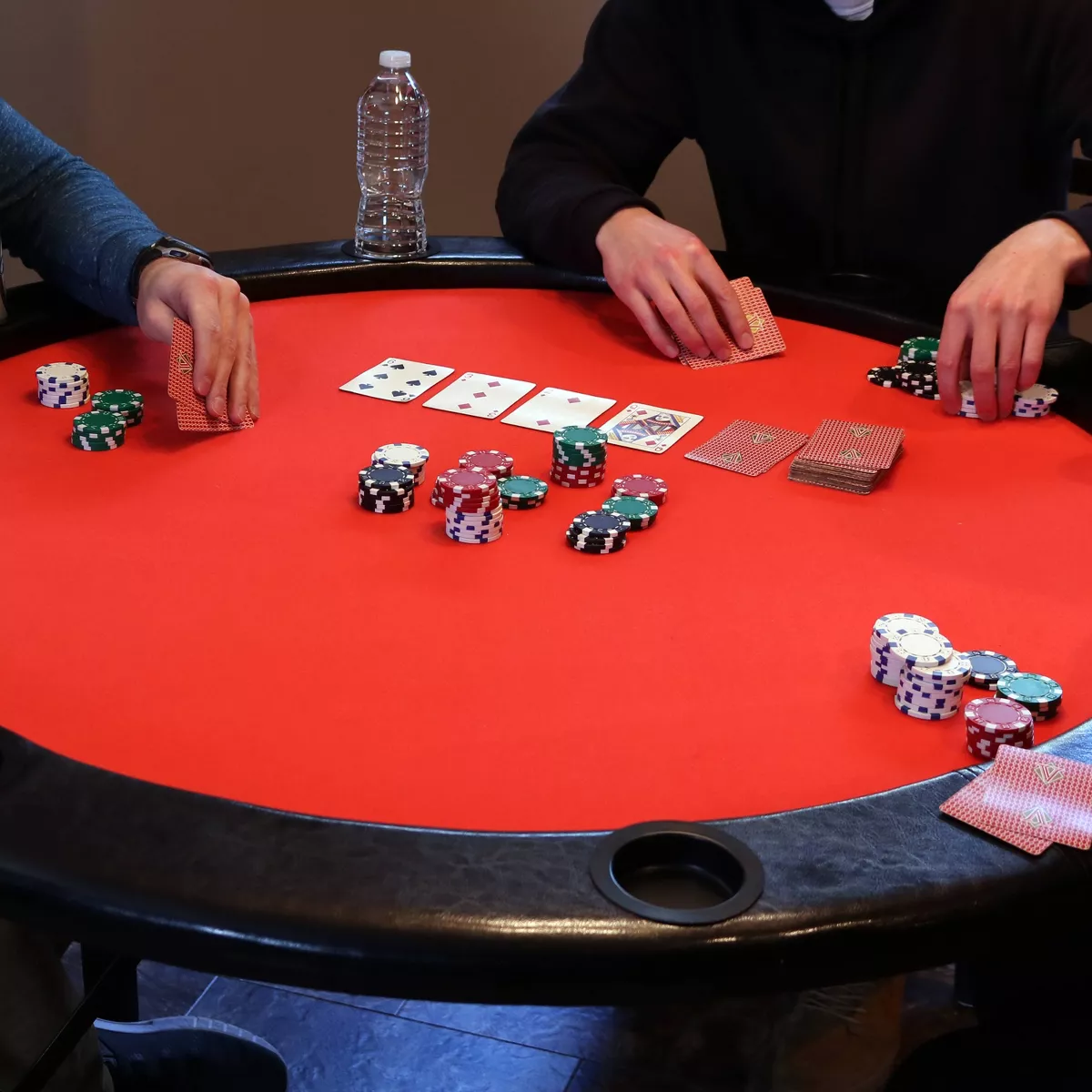 6-Player Round Folding Poker Table - Sunnydaze Decor