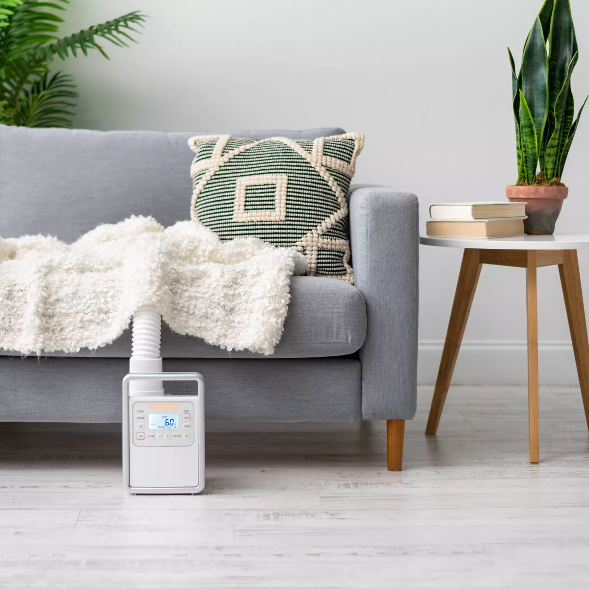 IRIS High-Powered Blanket Warmer with Shoe Dryer Attachment