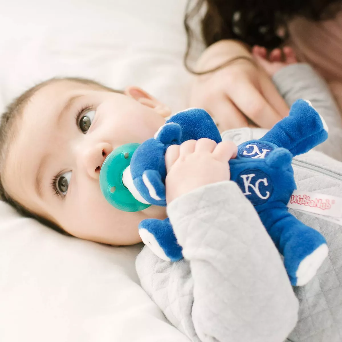 WubbaNub Pacifier - MLB Kansas City Royals Bear