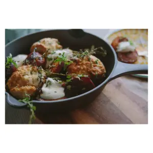 Victoria Seasoned Cast Iron Skillet 8