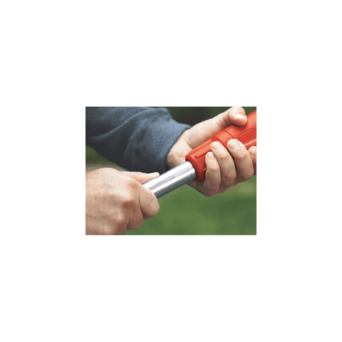 Black & Decker ST7700 4.4 Amp 13 in. 2-in-1 Straight Shaft Electric String Trimmer / Edger