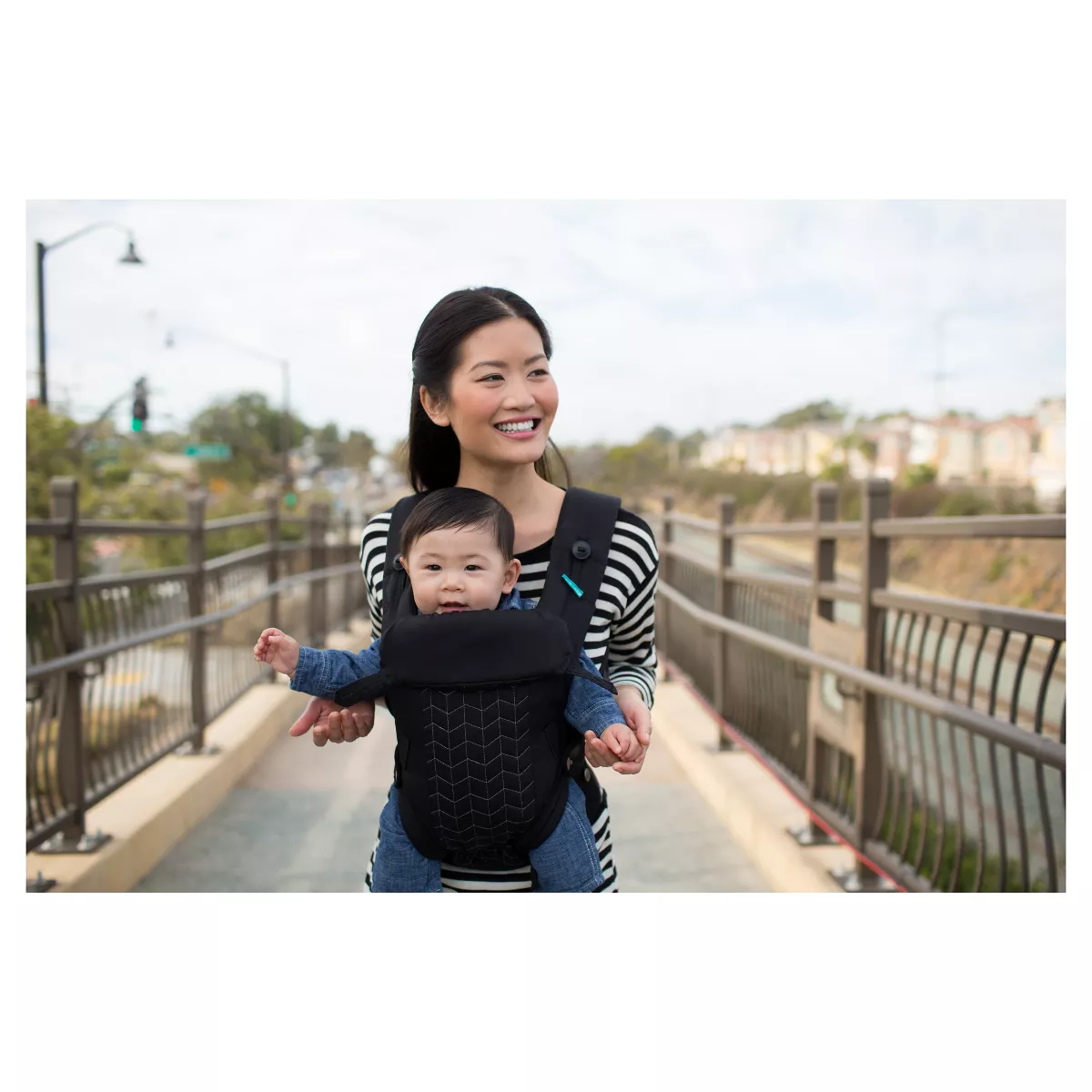Infantino Upscale Customizable Carrier - Black
