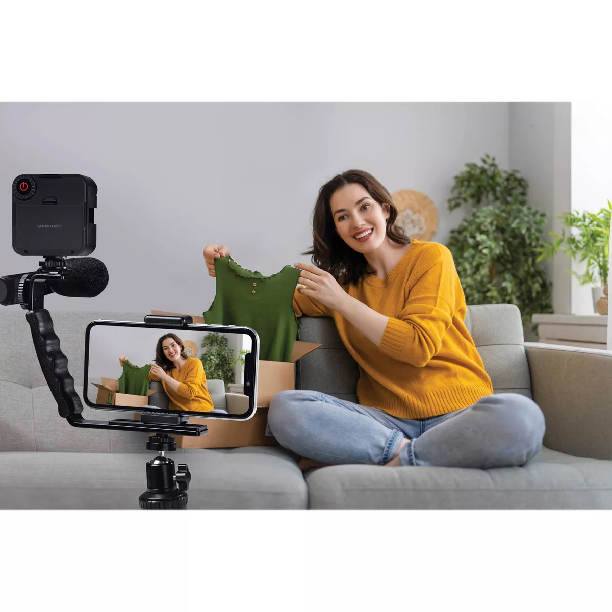 Merkury 6 PC Vlogging Kit with Bluetooth Remote